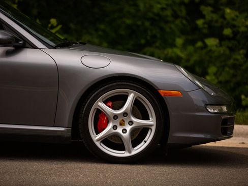 Used 2006 Porsche 911 Carrera 4S AWD/4WD image 9