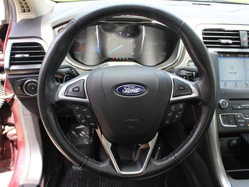 Used 2017 Ford Fusion SE w/ Equipment Group 201A AWD/4WD image 21