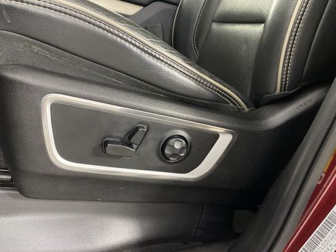 Used 2019 RAM 1500 Laramie AWD/4WD image 19