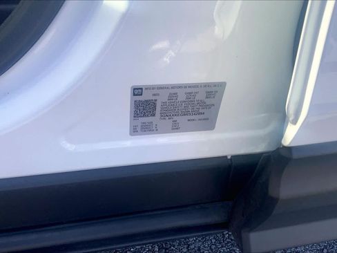 Used 2024 Chevrolet Equinox LT FWD image 32