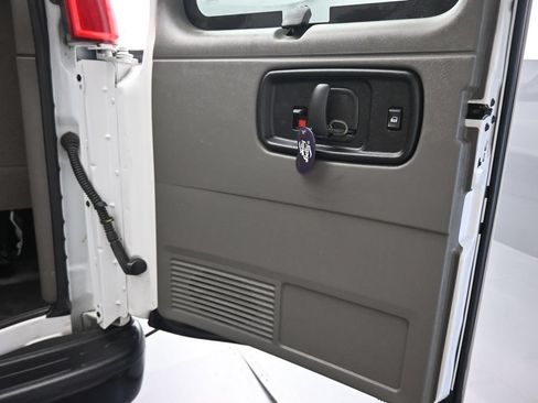 Used 2023 Chevrolet Express 3500 LS RWD image 42