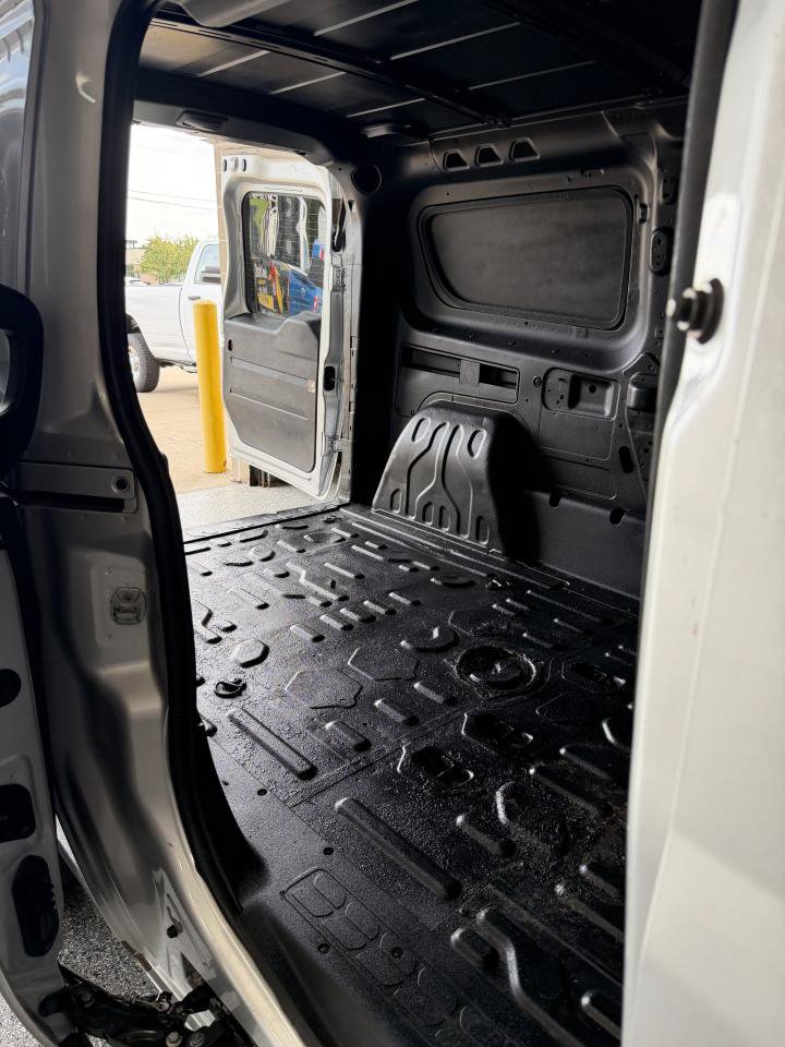 Used 2015 RAM ProMaster City Tradesman SLT FWD image 6