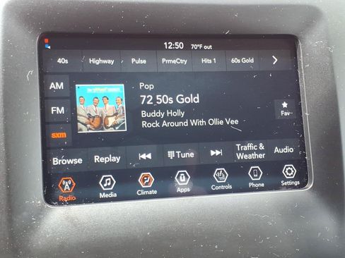 Used 2020 Jeep Cherokee Latitude Plus w/ Cold Weather Group AWD/4WD image 22