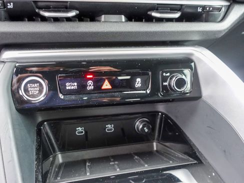 Used 2025 Audi Q5 Premium Plus w/ Premium Plus AWD/4WD image 17