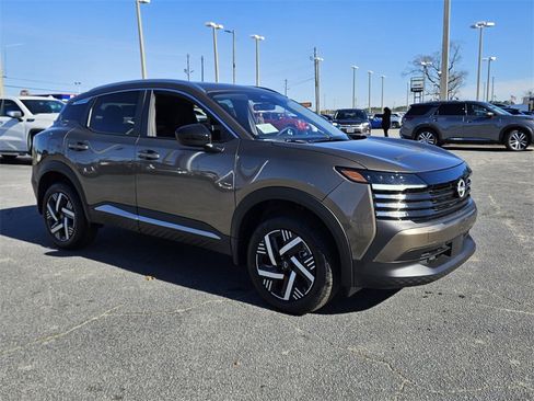 New 2026 Nissan Kicks SV w/ SV Premium Package image 15