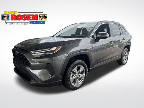 Used 2022 Toyota RAV4 XLE w/ Convenience Package AWD/4WD image 1