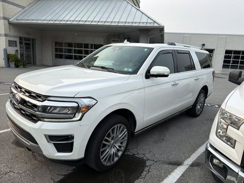 Used 2022 Ford Expedition Max Limited AWD/4WD image 2