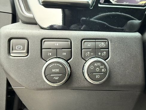 New 2026 GMC Sierra 3500 SLE image 26