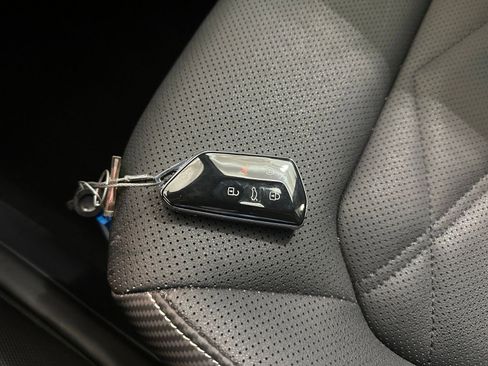 Used 2025 Volkswagen Atlas Cross Sport SE image 22