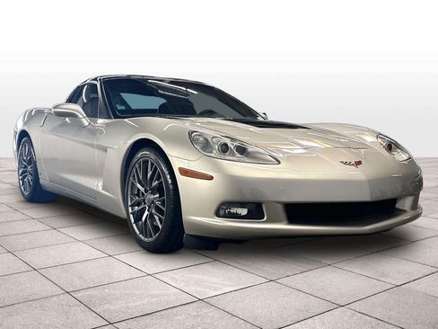 Used 2007 Chevrolet Corvette Coupe RWD image 2