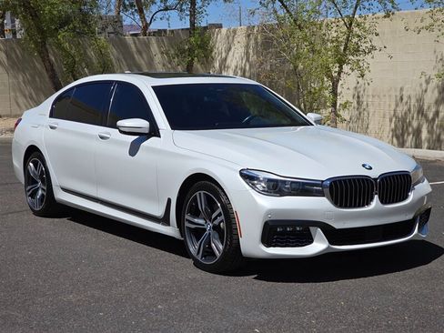 Used 2016 BMW 740i RWD image 2