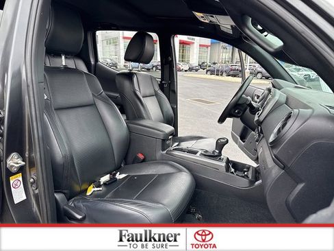 Certified 2019 Toyota Tacoma TRD Sport image 17