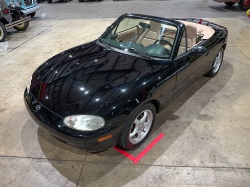Used 1999 MAZDA MX-5 Miata RWD image 15