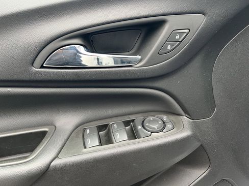 Used 2024 Chevrolet Equinox LT image 13