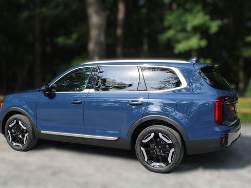 New 2025 Kia Telluride S image 6