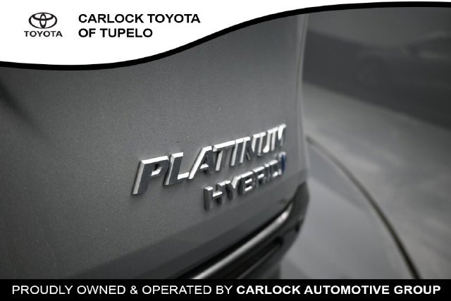 Used 2023 Toyota Sienna Platinum FWD image 14