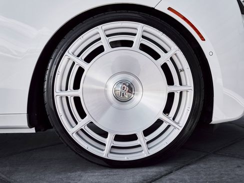 Used 2022 Rolls-Royce Ghost w/ Ghost Package image 21