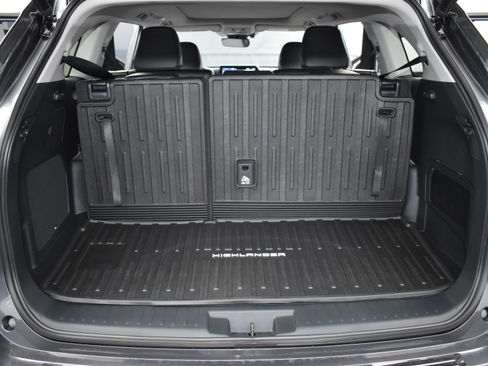 Used 2022 Toyota Highlander Platinum image 30