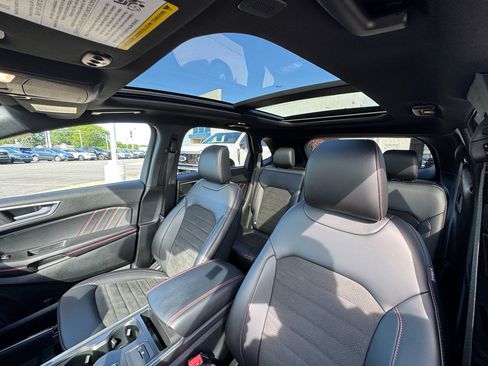 Used 2024 Ford Edge ST-Line AWD/4WD image 35