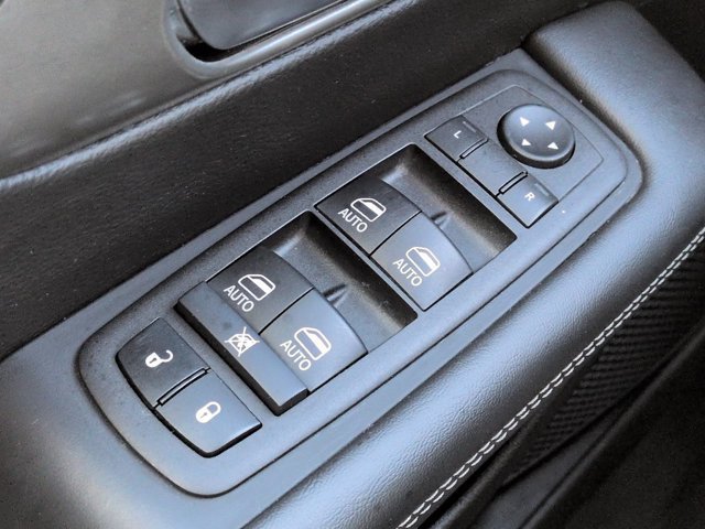 Used 2025 Chrysler Pacifica Select FWD image 22