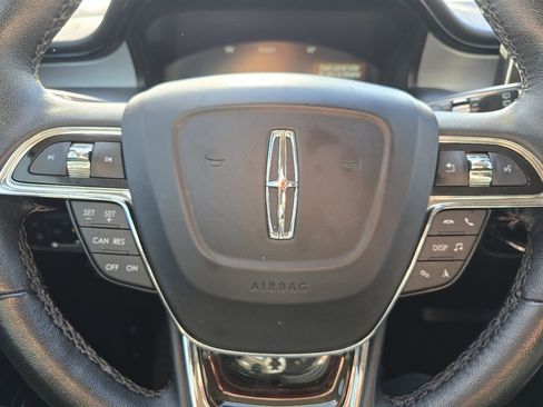 Used 2022 Lincoln Nautilus FWD image 24