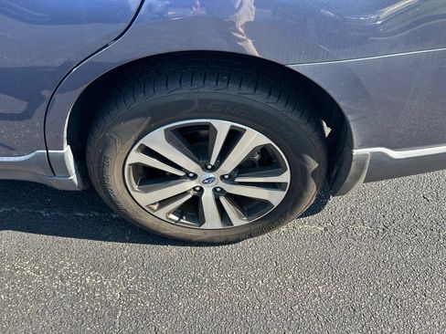 Used 2018 Subaru Outback 2.5i Limited AWD/4WD image 13