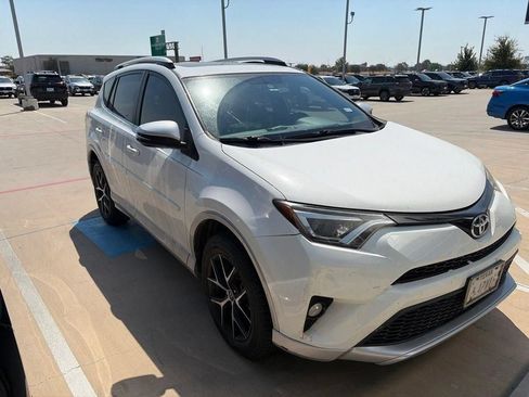 Used 2016 Toyota RAV4 SE FWD image 2