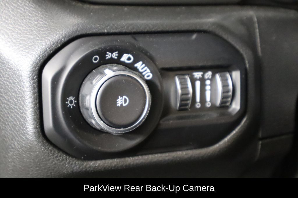 Used 2021 Jeep Wrangler Unlimited Sahara AWD/4WD image 22