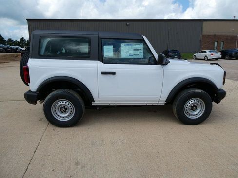 New 2026 Ford Bronco 2-Door AWD/4WD image 2