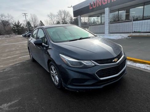 Used 2017 Chevrolet Cruze LT w/ Convenience Package image 9