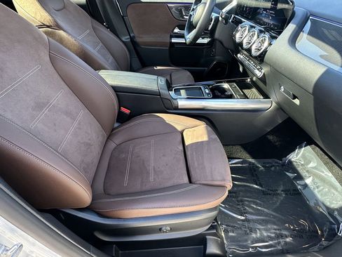 Certified 2025 Mercedes-Benz GLA 250 4MATIC image 15