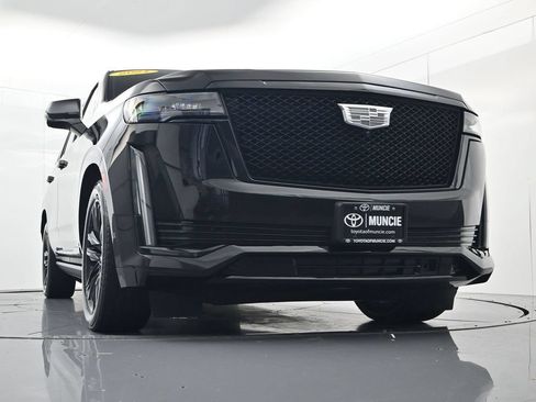 Used 2021 Cadillac Escalade Sport w/ Driver Assist Tech Package AWD/4WD image 45