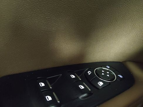 Used 2017 Lincoln MKX Reserve w/ Luxury Package AWD/4WD image 27