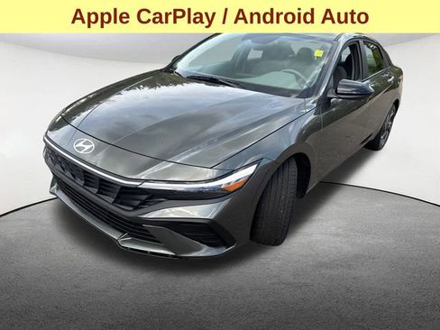 Used 2025 Hyundai Elantra Sport image 6