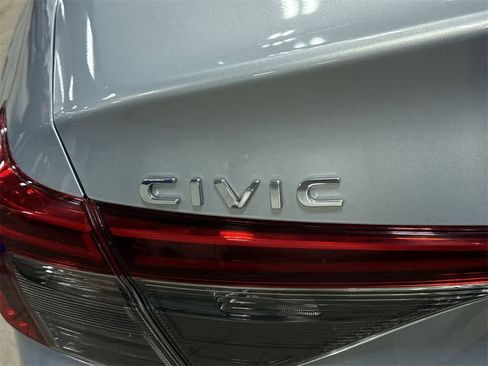 Used 2023 Honda Civic Touring image 27