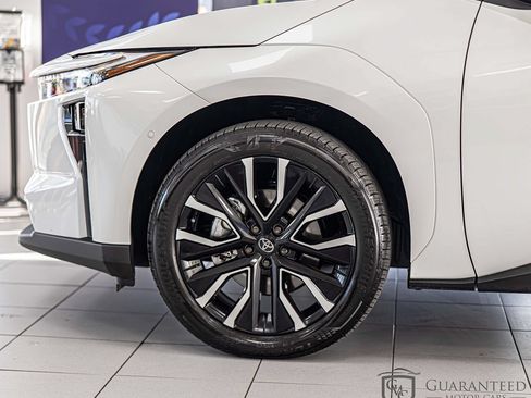 Used 2026 Toyota bZ AWD/4WD image 7