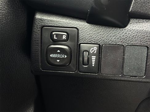 Used 2019 Toyota Corolla LE image 33