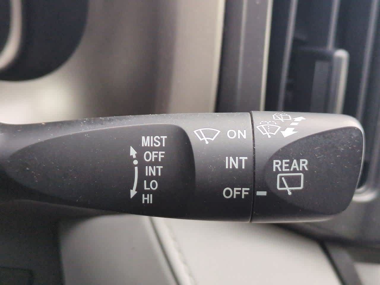 Used 2015 Toyota RAV4 LE AWD/4WD image 24
