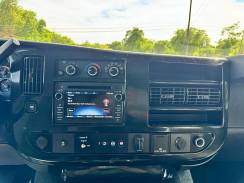Used 2018 Chevrolet Express 2500 w/ Enhanced Convenience Package RWD image 34