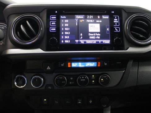 Used 2016 Toyota Tacoma TRD Sport w/ Premium & Technology Package image 40