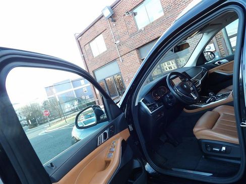 Used 2021 BMW X7 xDrive40i w/ Parking Assistance Package image 11