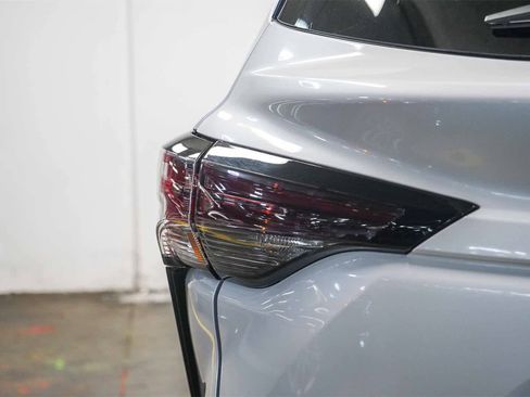 Used 2025 Toyota Sienna XLE w/ XLE Plus Package image 11