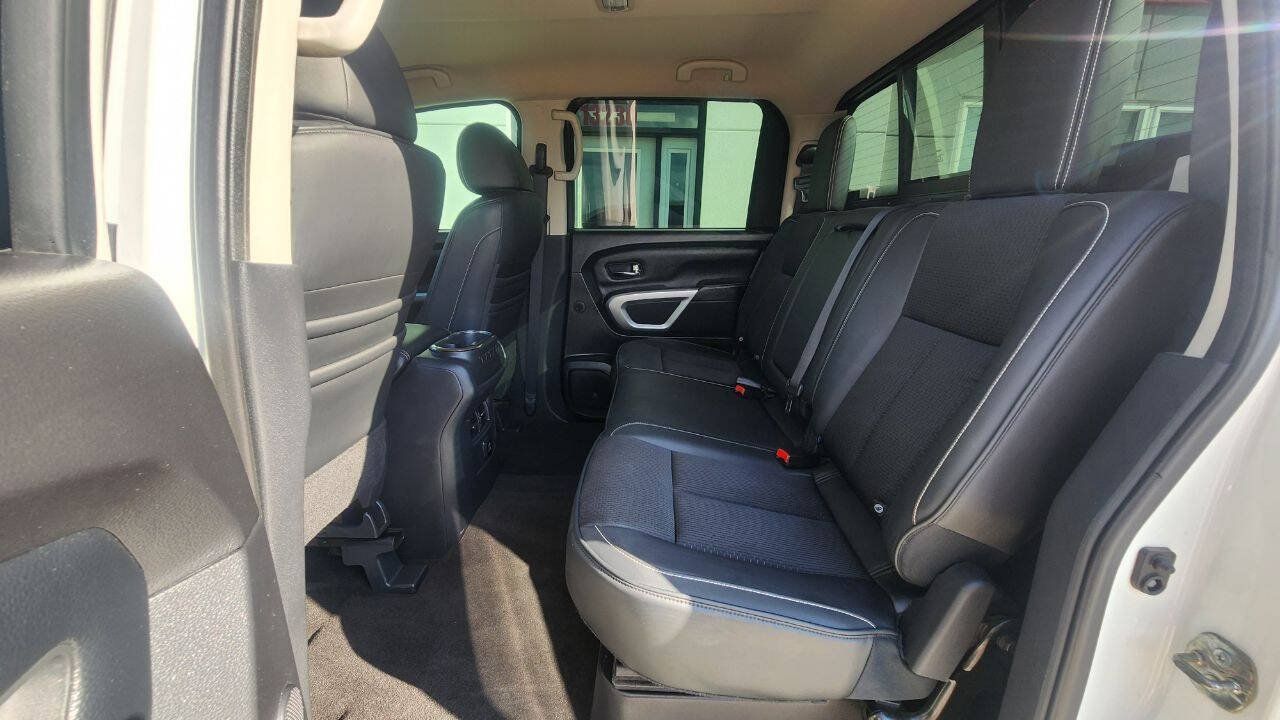 Used 2018 Nissan Titan PRO-4X AWD/4WD image 20