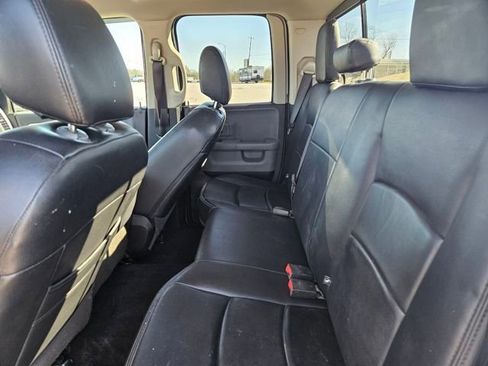 Used 2018 RAM 1500 Classic SLT image 25