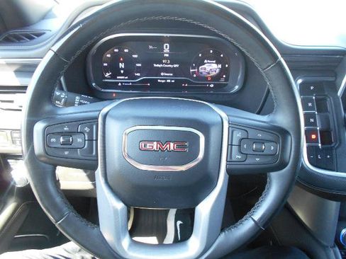 Used 2023 GMC Yukon XL SLT AWD/4WD image 14