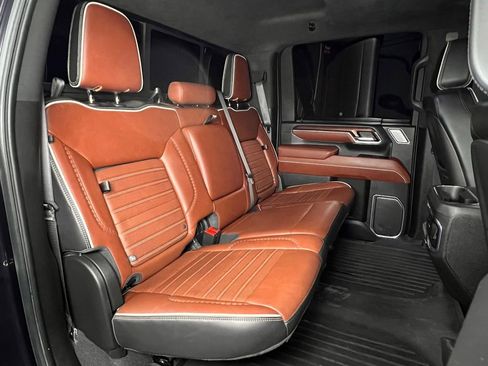 Used 2024 GMC Sierra 3500 Denali Ultimate image 33