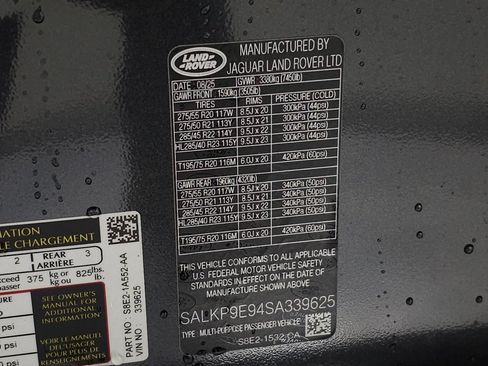Certified 2025 Land Rover Range Rover SE AWD/4WD image 39