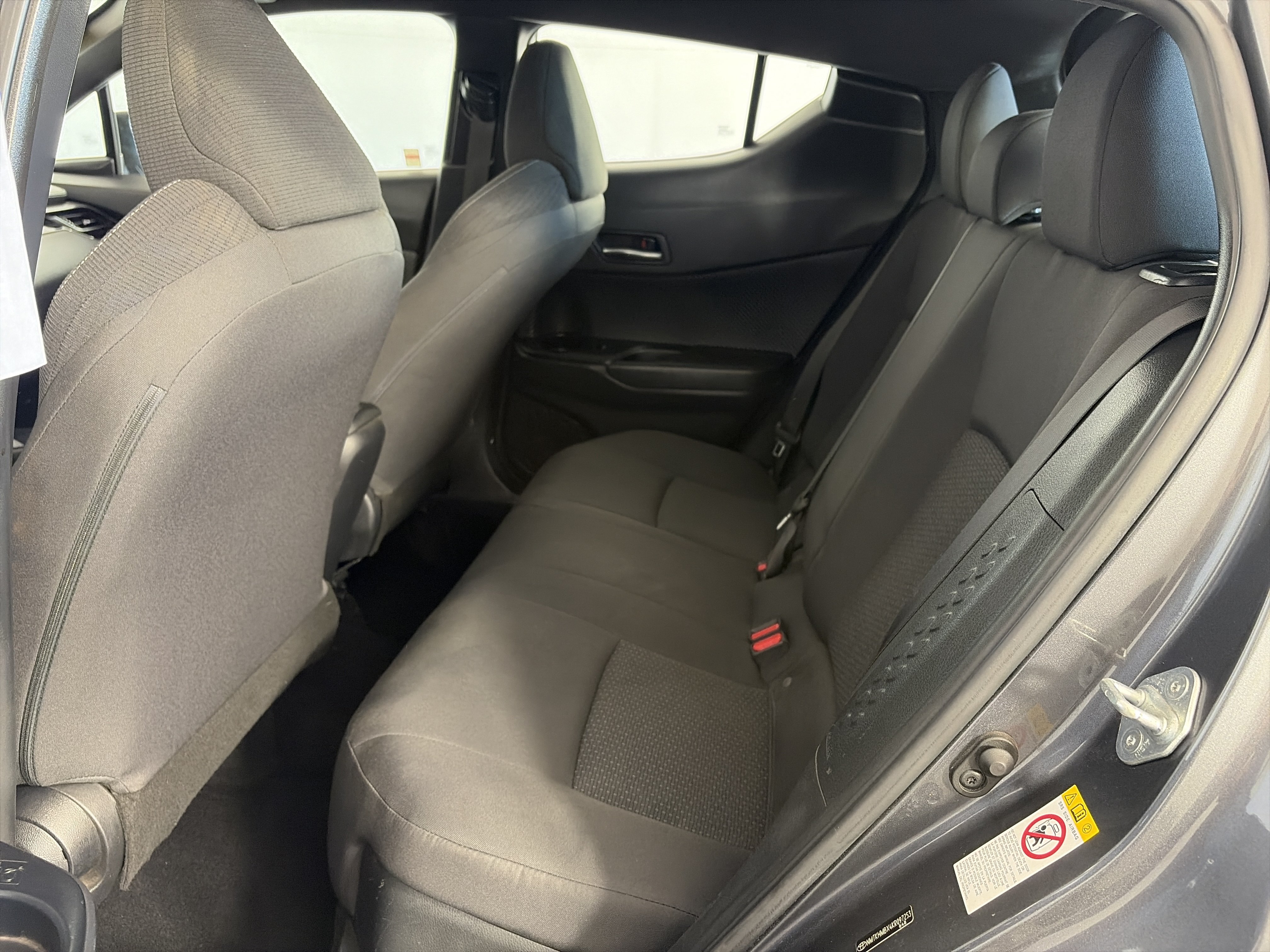 Used 2019 Toyota C-HR LE FWD image 7