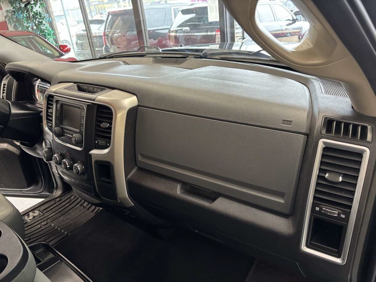 Used 2018 RAM 1500 Classic SLT AWD/4WD image 16