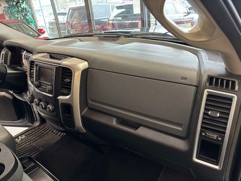 Used 2018 RAM 1500 Classic SLT AWD/4WD image 16